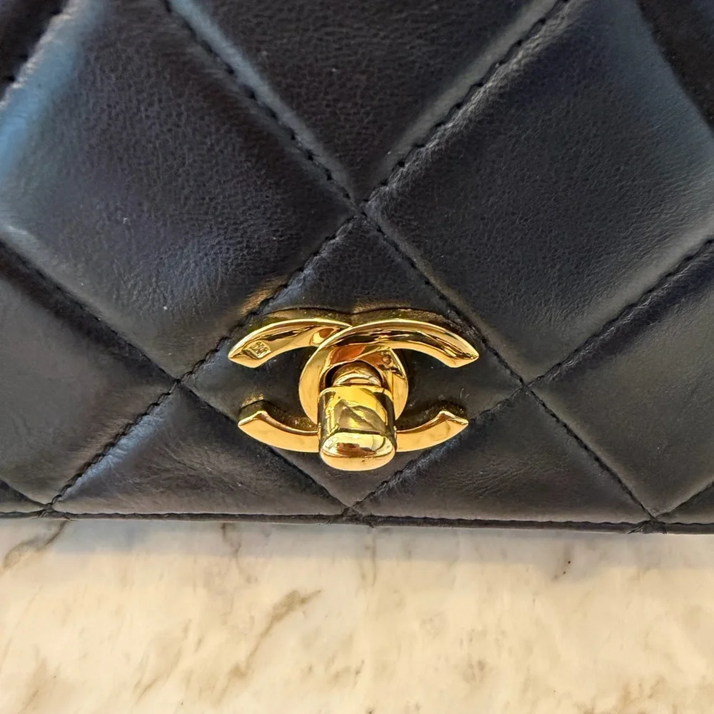 Chanel Quilted Lambskin Single Flap Shoulder Bag in Black with Gold Hardware